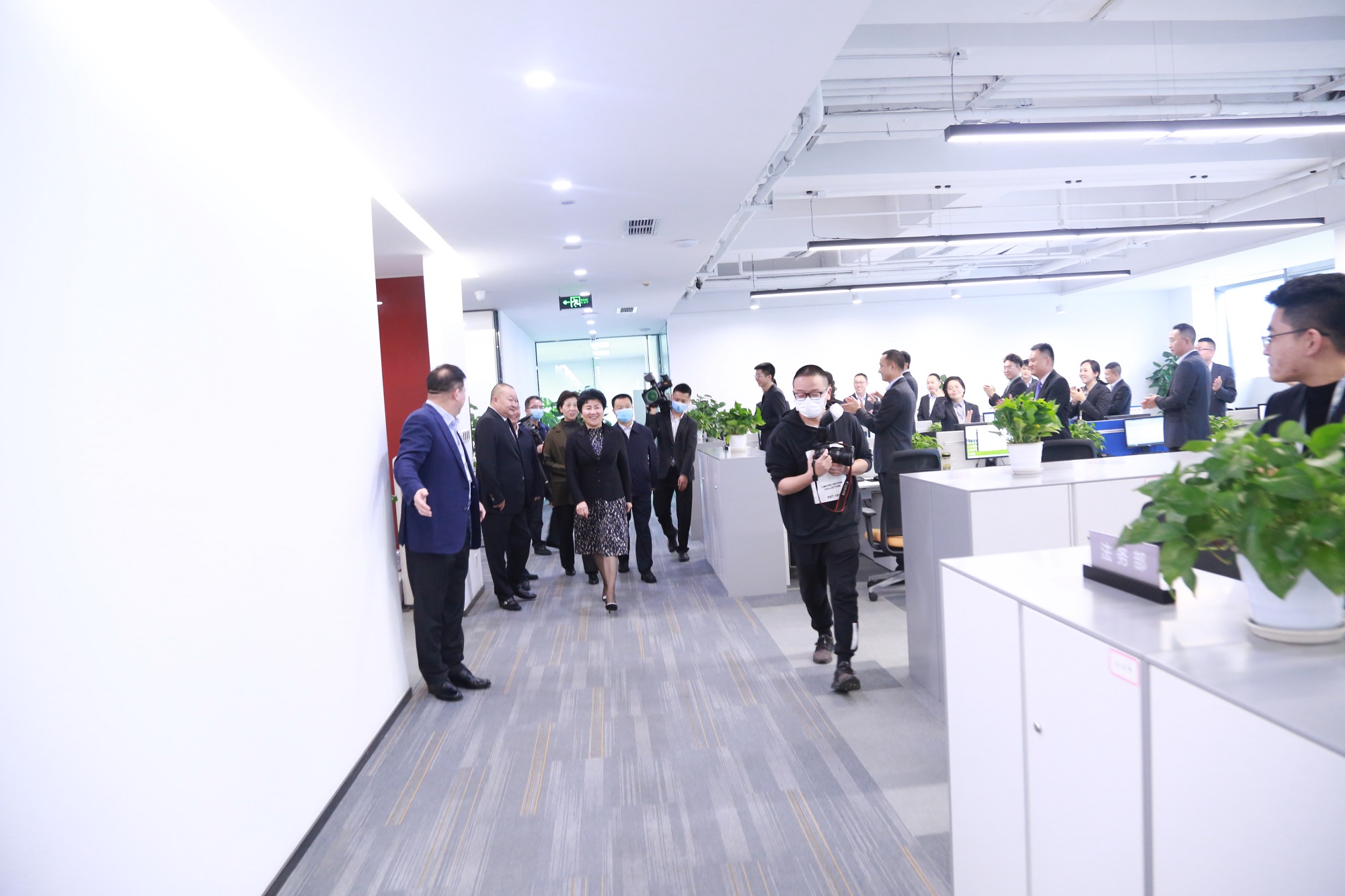 省人大常委會(huì)副主任、達(dá)州市委書記包惠蒞臨公司視察指導(dǎo)