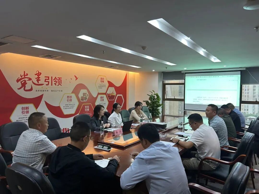 雙節(jié)前夕公司領(lǐng)導(dǎo)赴一線走訪慰問